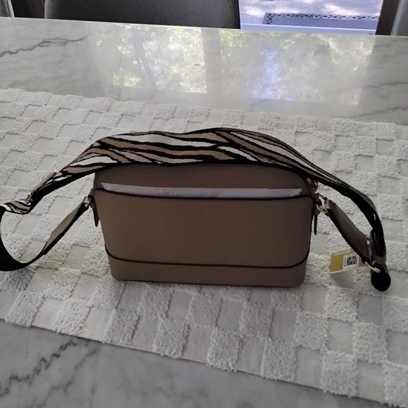 Michael Michael Kors Jet Set Charm Large Dome Crossbody.   NWT - Picture 2 of 6